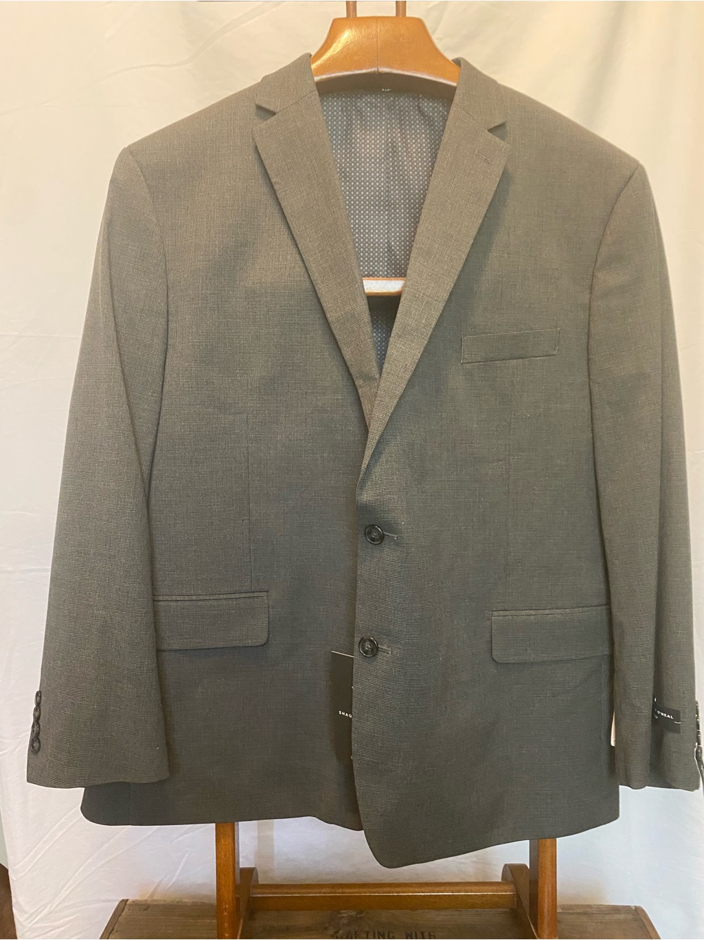 Men's Gray Two-Button Suit Blazer